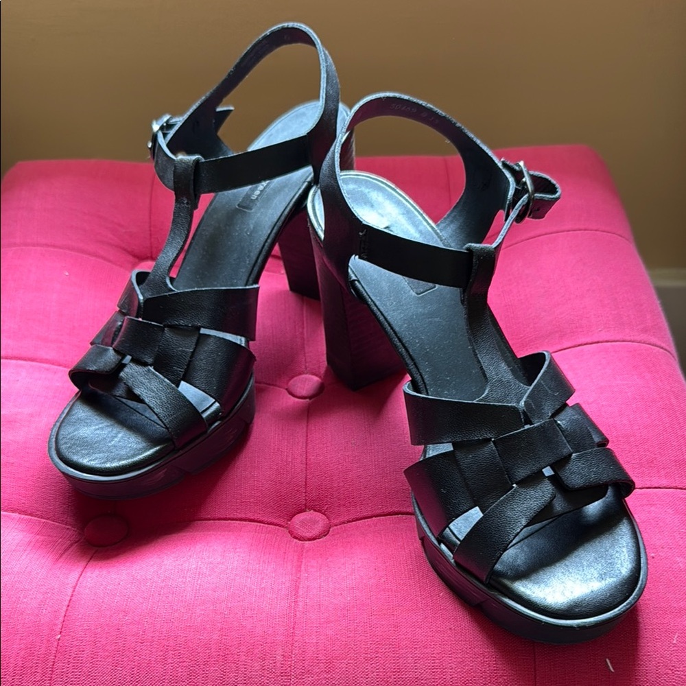Paul Green ~ Fabulous Black Heels!